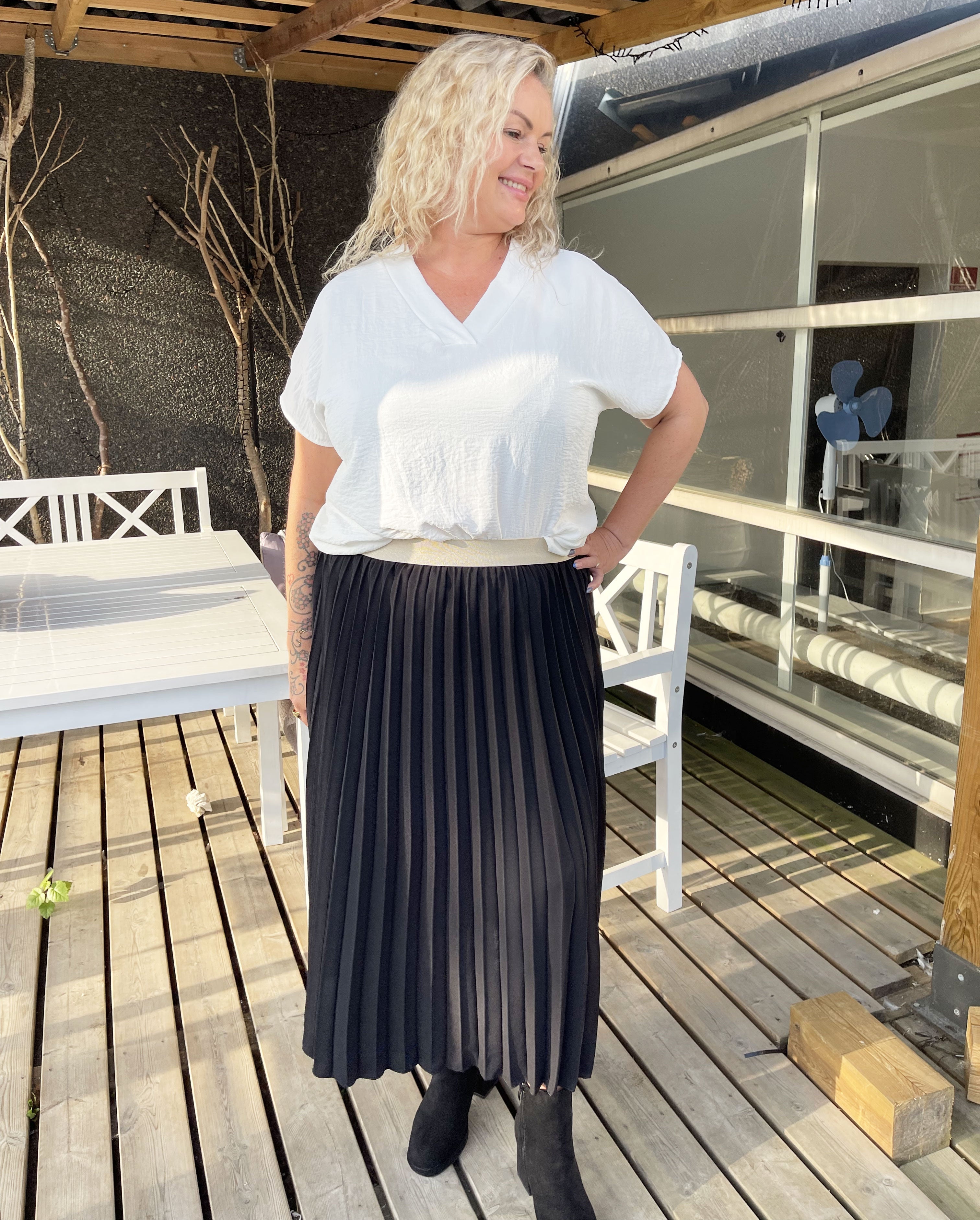 Mirjana - Lång plisserad kjol i stora storlekar